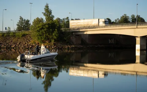 Aluminium boat Cross