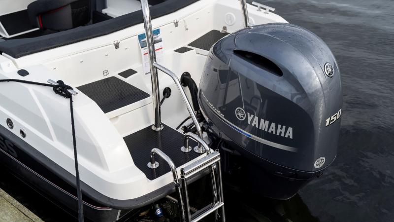 Cross 64BR with Yamaha F150 engine